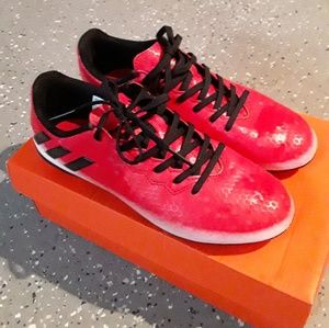 Messi cleats almost new